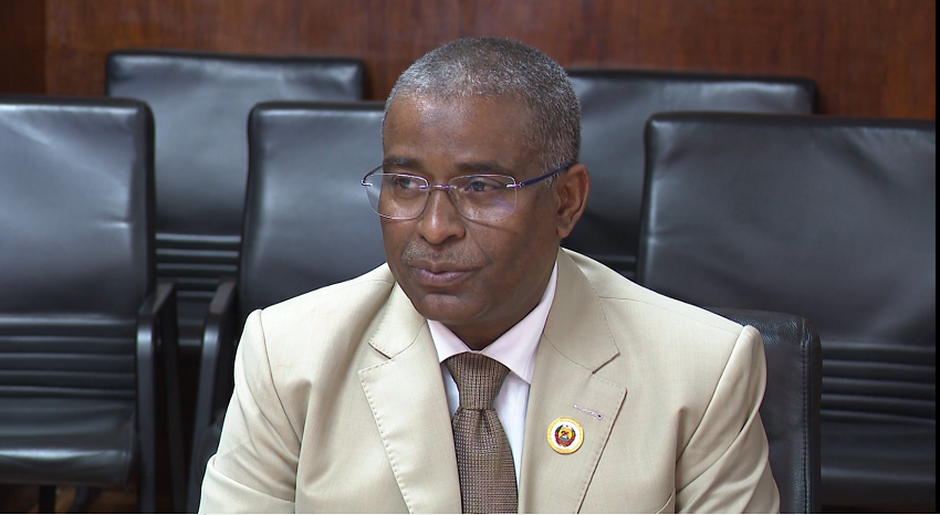 Moçambique enfrenta défice de 102 mil profissionais de saúde