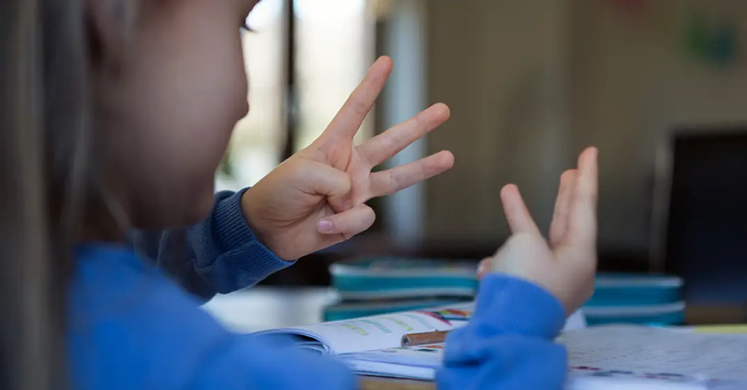 Por que algumas crianças sofrem mais com matemática? Estudo aponta diferenças no cérebro