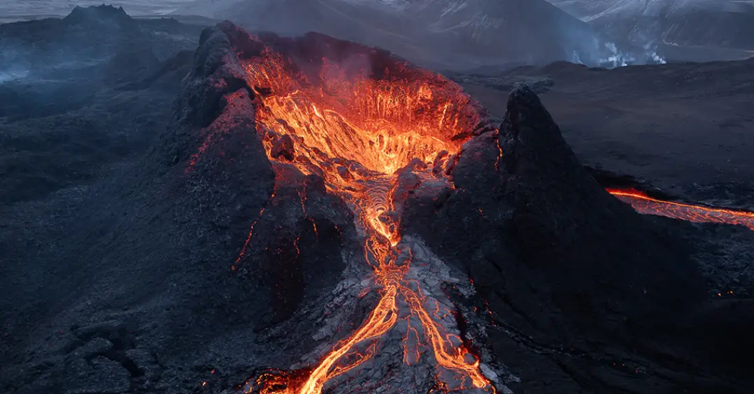 Por que alguns vulcões entram em erupção e outros deixam de existir?