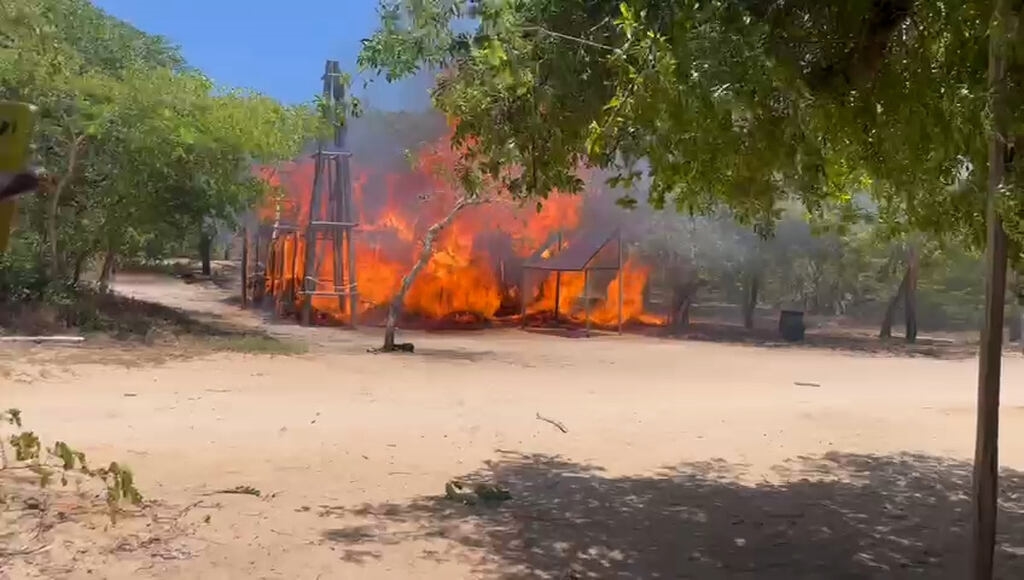 Incêndio destrói três estabelecimentos comerciais em Inhambane
