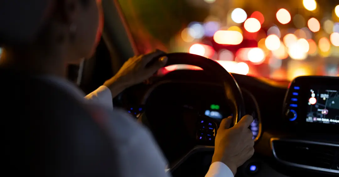 Risco de acidentes graves no trânsito triplica entre 2h e 4h da manhã, mostra estudo