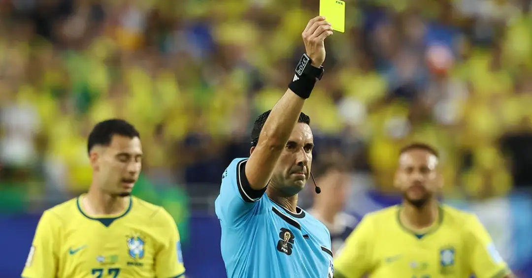 Cartão amarelo desconta do salário dos jogadores? Entenda