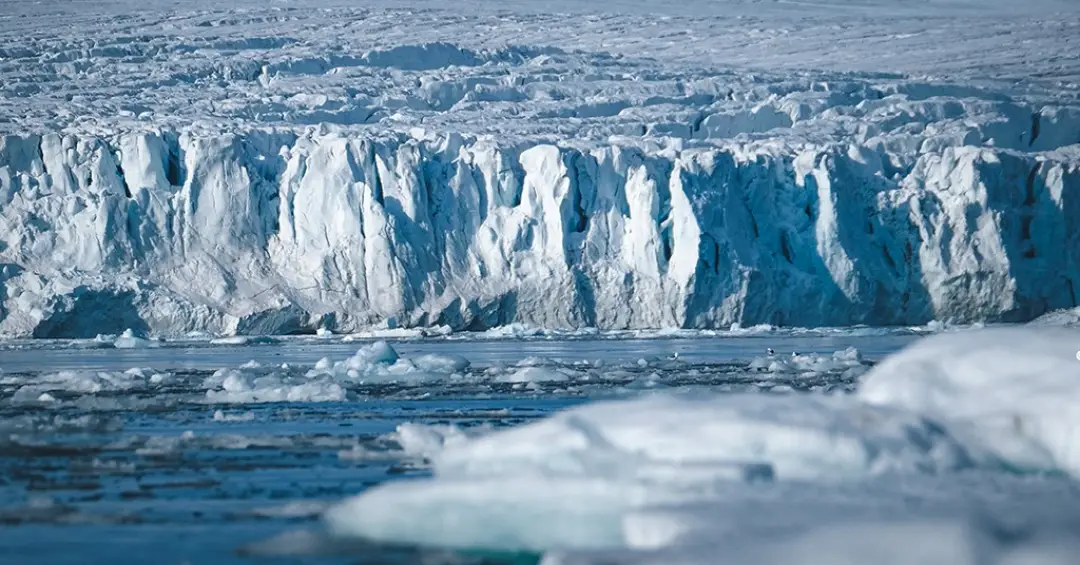 Novo estudo indica por que a Antártica congelou milhões de anos antes do Ártico