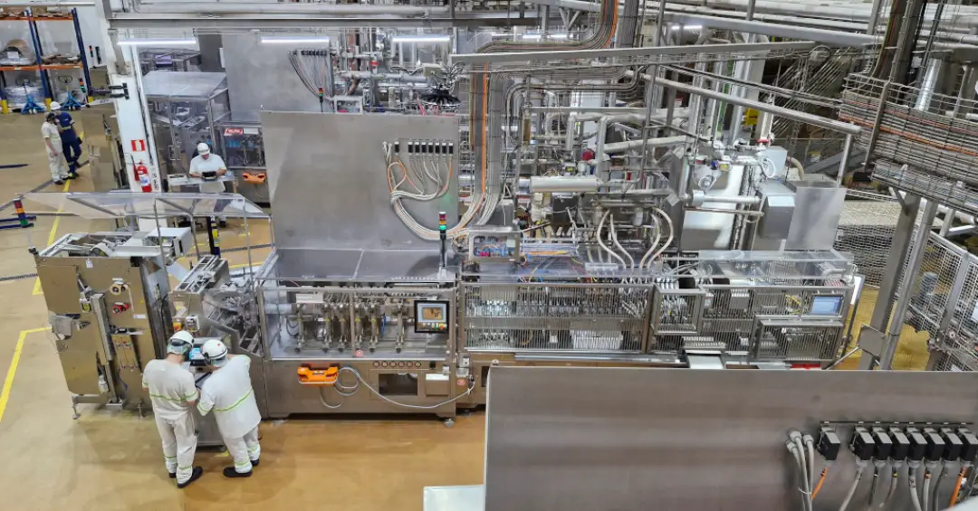 Fábrica de ração para pets alterna robôs e segredos