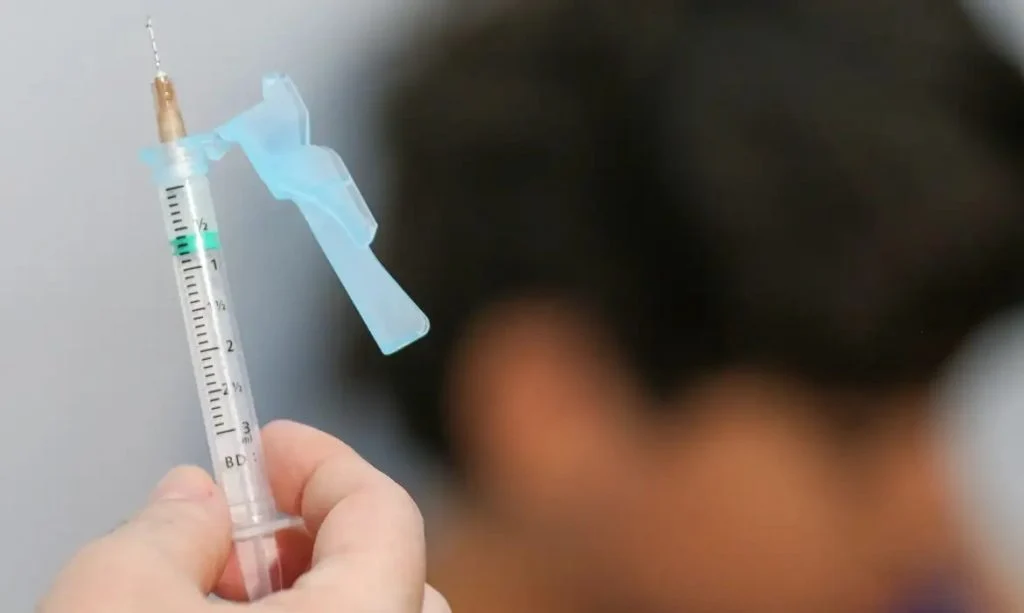Mais de 2,7 milhões de vidas podem ser salvas durante uma futura pandemia, se as vacinas forem distribuídas de acordo com as necessidades da população, em vez da capacidade de pagamento dos países.
