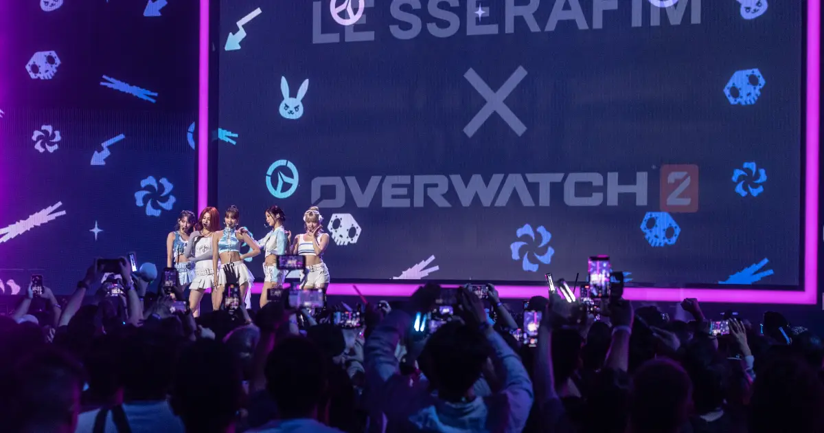 Pela terceira vez, LE SSERAFIM volta ao Overwatch trazendo novas skins e show na BlizzCon