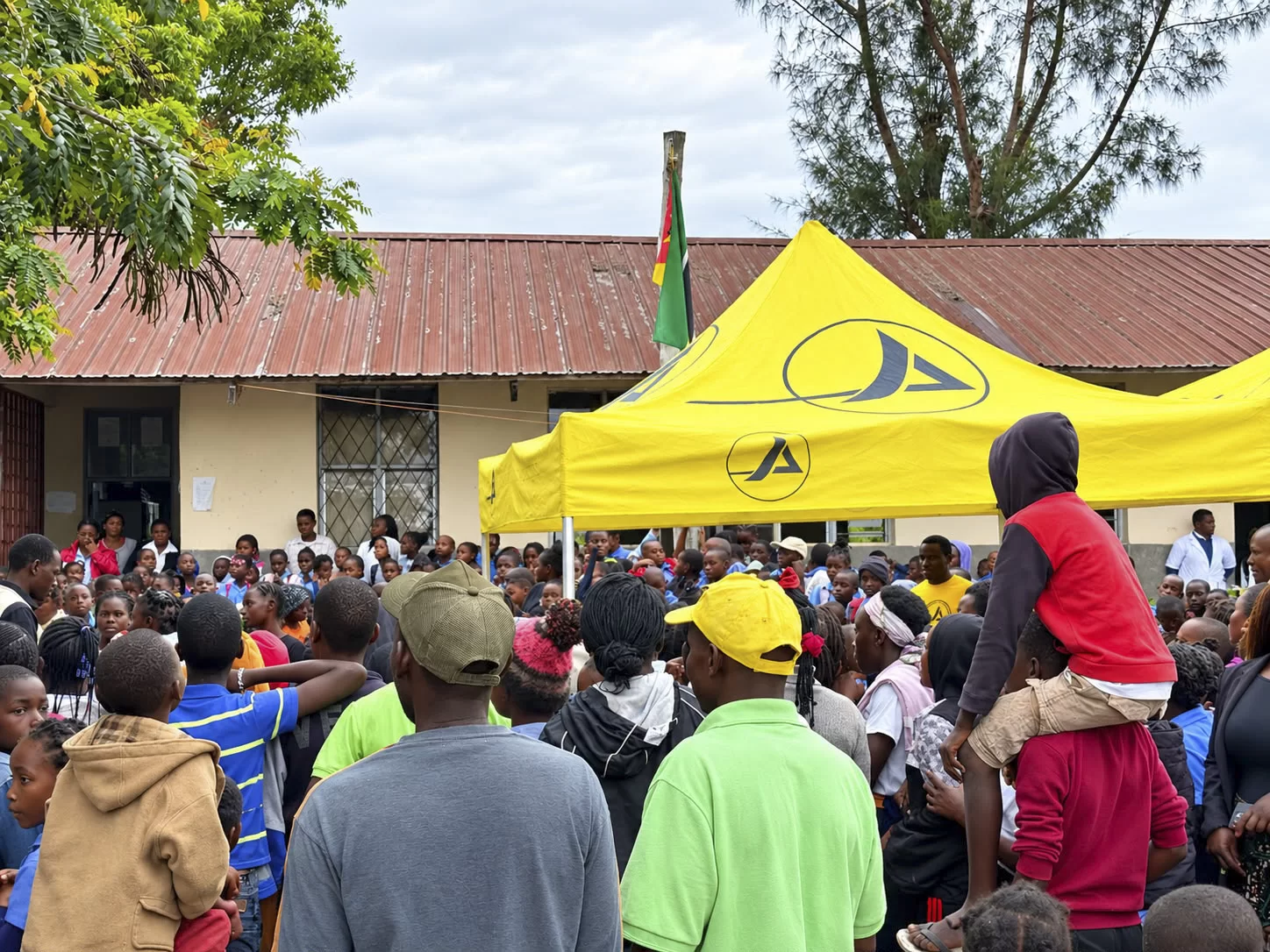 RM e Aeroportos de Moçambique promovem campanha contra invasão de perímetros aeroportuários